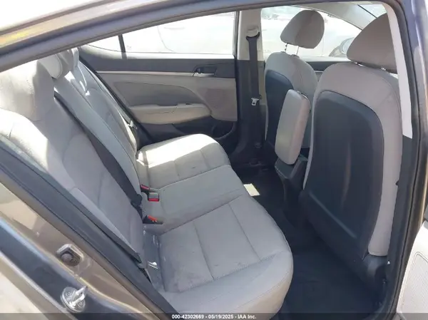 5NPD84LF3JH246563 2018 HYUNDAI ELANTRA - Image 8