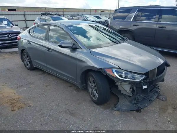 5NPD84LF3JH249740 2018 HYUNDAI ELANTRA - Image 1
