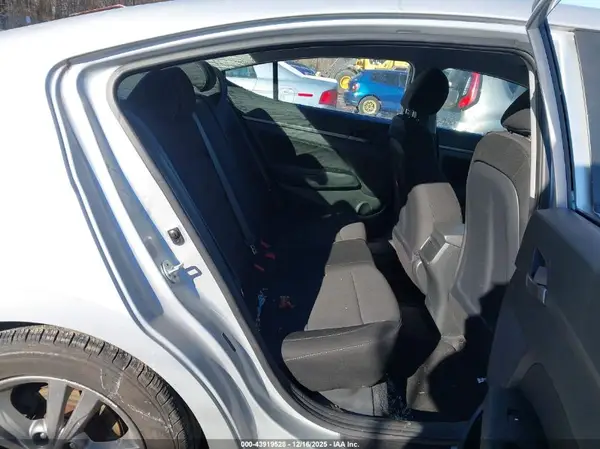 5NPD84LF3JH254131 2018 HYUNDAI ELANTRA - Image 8