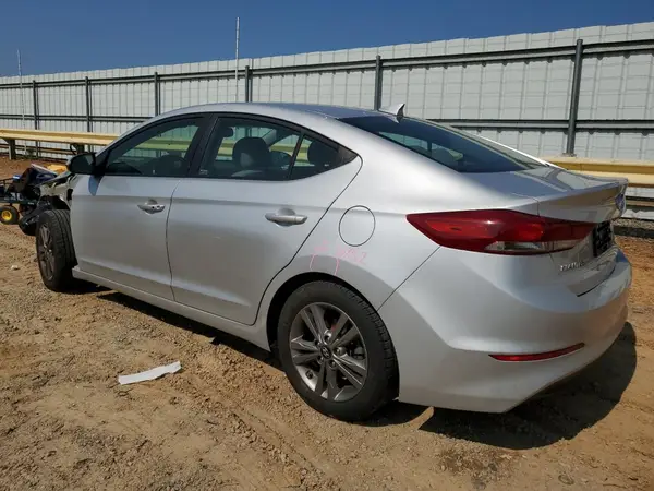 5NPD84LF3JH256770 2018 HYUNDAI ELANTRA - Image 2