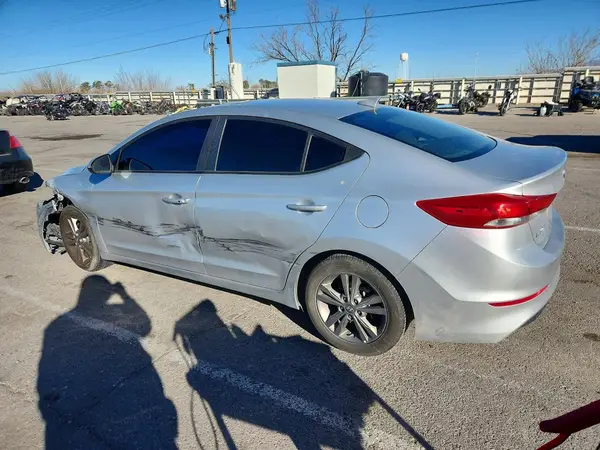 5NPD84LF3JH257773 2018 HYUNDAI ELANTRA - Image 2