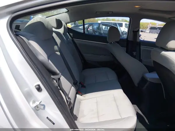 5NPD84LF3JH263976 2018 HYUNDAI ELANTRA - Image 8