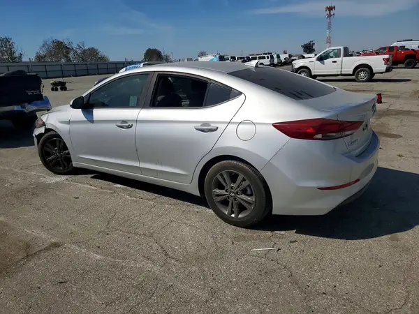 5NPD84LF3JH267249 2018 HYUNDAI ELANTRA - Image 2