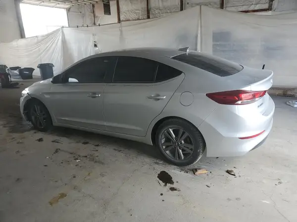 5NPD84LF3JH267252 2018 HYUNDAI ELANTRA - Image 2