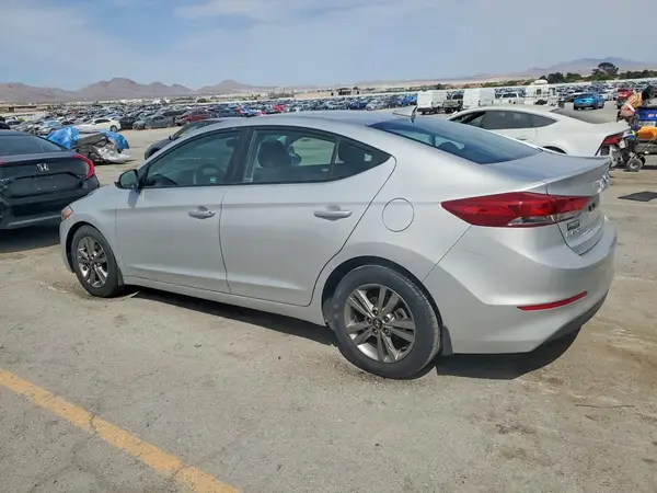 5NPD84LF3JH268806 2018 HYUNDAI ELANTRA - Image 2