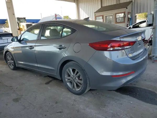 5NPD84LF3JH276565 2018 HYUNDAI ELANTRA - Image 2