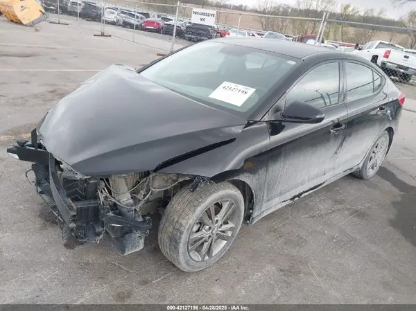 5NPD84LF3JH283998 2018 HYUNDAI ELANTRA - Image 2