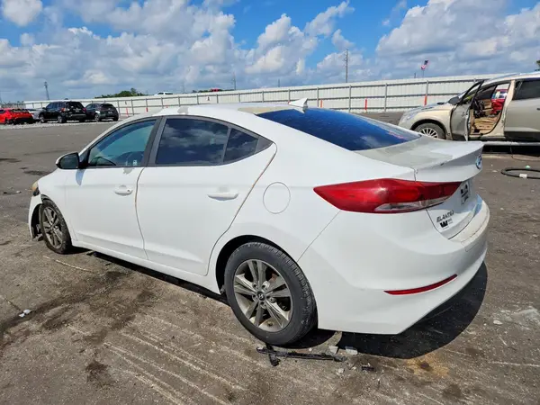 5NPD84LF3JH284438 2018 HYUNDAI ELANTRA - Image 2