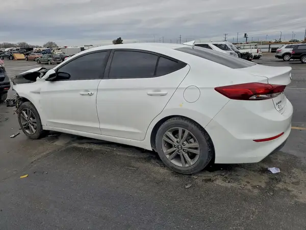5NPD84LF3JH287520 2018 HYUNDAI ELANTRA - Image 2