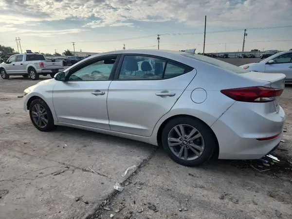 5NPD84LF3JH287761 2018 HYUNDAI ELANTRA - Image 2