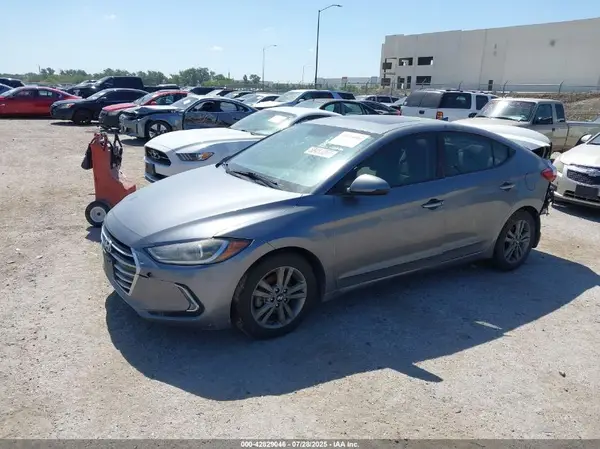 5NPD84LF3JH296475 2018 HYUNDAI ELANTRA - Image 2