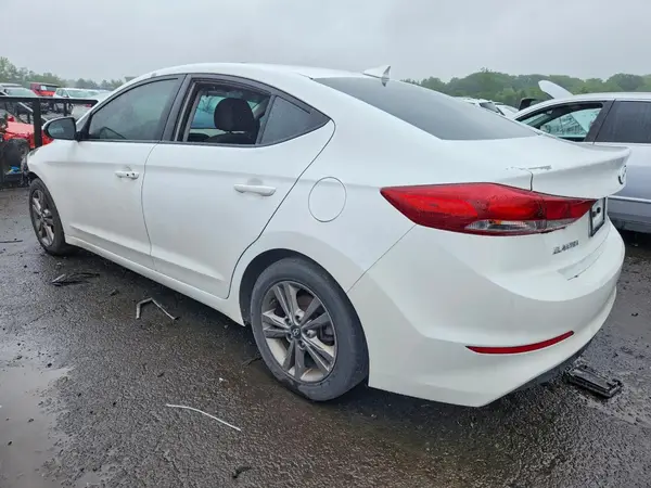 5NPD84LF3JH299408 2018 HYUNDAI ELANTRA - Image 2