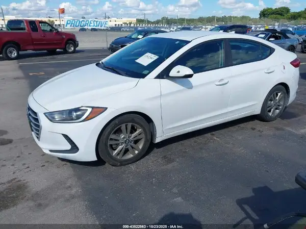 5NPD84LF3JH301822 2018 HYUNDAI ELANTRA - Image 2