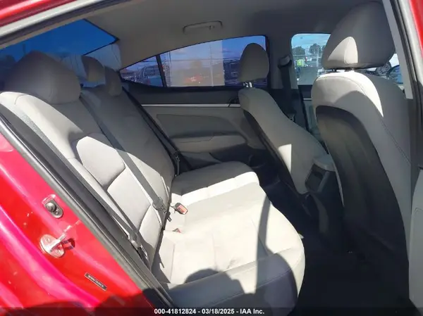 5NPD84LF3JH304235 2018 HYUNDAI ELANTRA - Image 8
