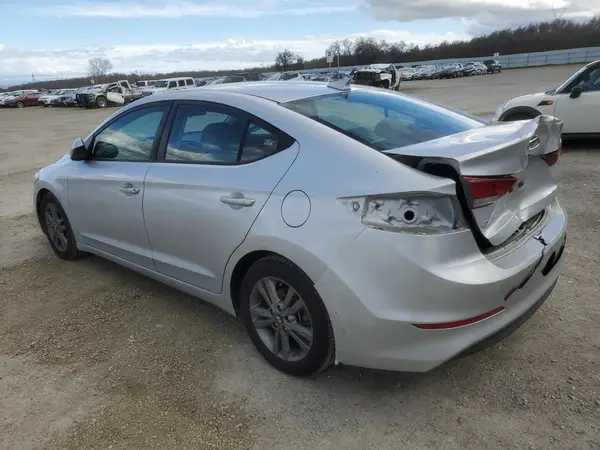 5NPD84LF3JH304803 2018 HYUNDAI ELANTRA - Image 2