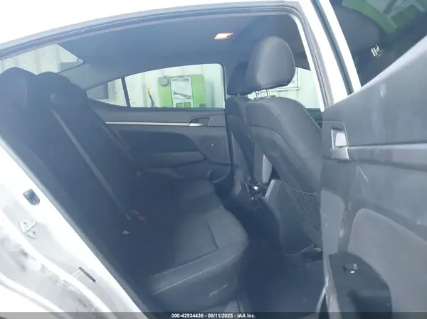 5NPD84LF3JH305448 2018 HYUNDAI ELANTRA - Image 8