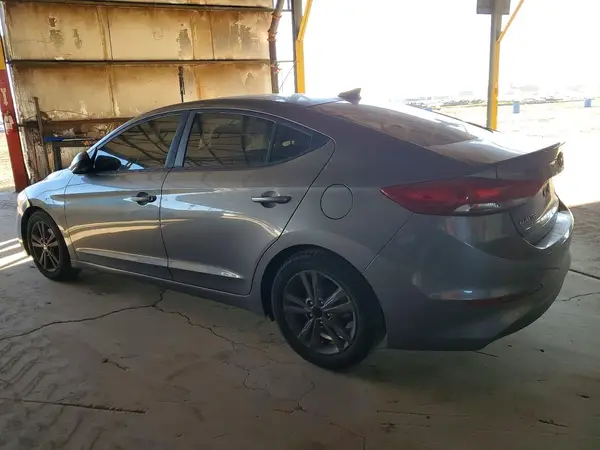 5NPD84LF3JH305949 2018 HYUNDAI ELANTRA - Image 2