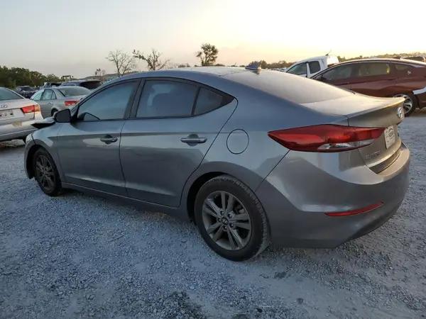 5NPD84LF3JH315820 2018 HYUNDAI ELANTRA - Image 2