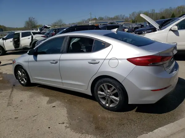5NPD84LF3JH318717 2018 HYUNDAI ELANTRA - Image 2