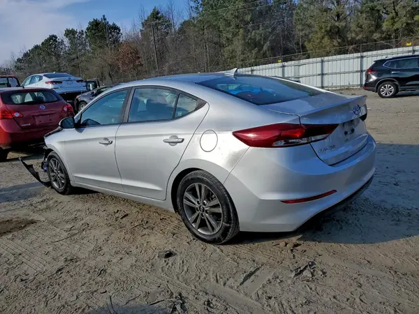 5NPD84LF3JH318880 2018 HYUNDAI ELANTRA - Image 2