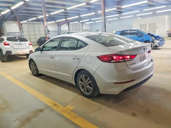 5NPD84LF3JH318927 2018 HYUNDAI ELANTRA - Image 2