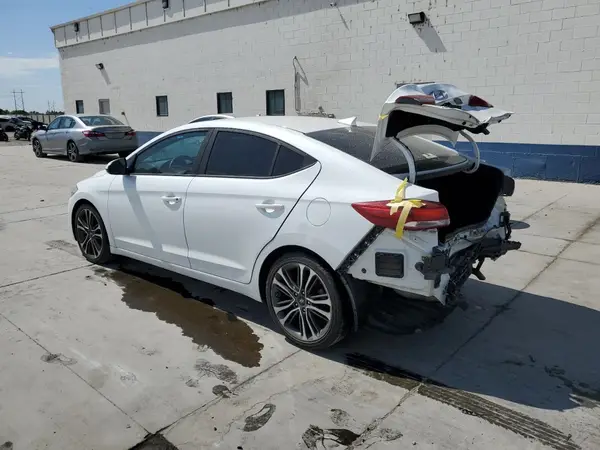 5NPD84LF3JH324890 2018 HYUNDAI ELANTRA - Image 2