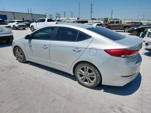 5NPD84LF3JH327336 2018 HYUNDAI ELANTRA - Image 2