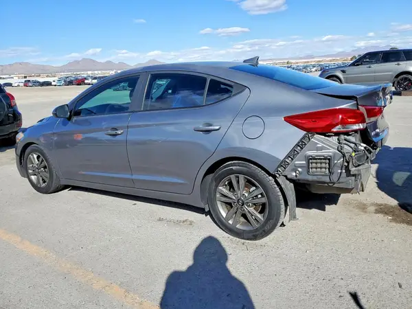5NPD84LF3JH327773 2018 HYUNDAI ELANTRA - Image 2