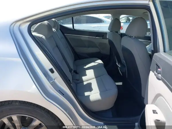 5NPD84LF3JH330012 2018 HYUNDAI ELANTRA - Image 8