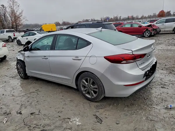 5NPD84LF3JH331385 2018 HYUNDAI ELANTRA - Image 2