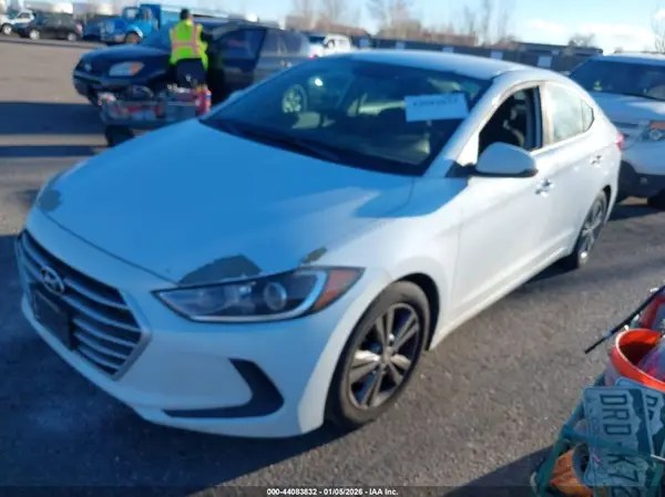5NPD84LF3JH332147 2018 HYUNDAI ELANTRA - Image 2