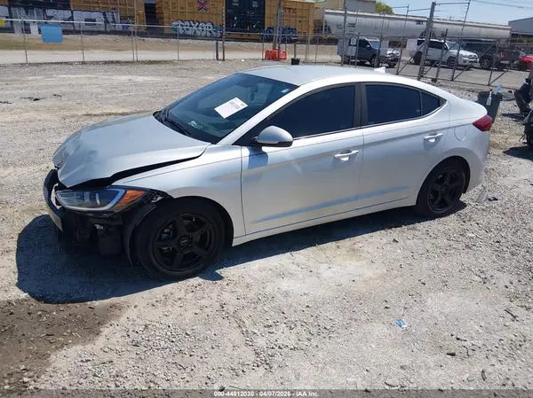 5NPD84LF3JH333699 2018 HYUNDAI ELANTRA - Image 2