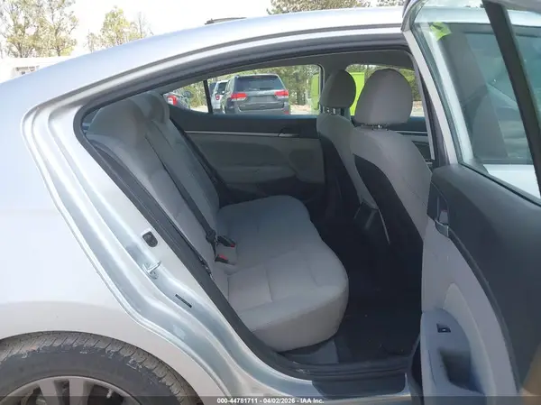 5NPD84LF3JH333718 2018 HYUNDAI ELANTRA - Image 8