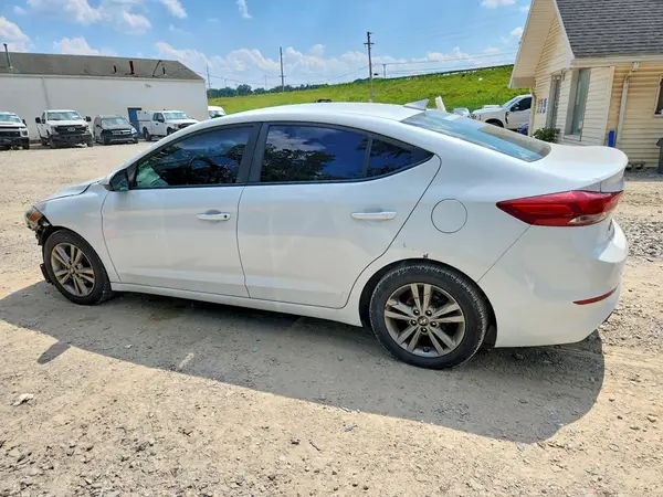 5NPD84LF3JH334156 2018 HYUNDAI ELANTRA - Image 2