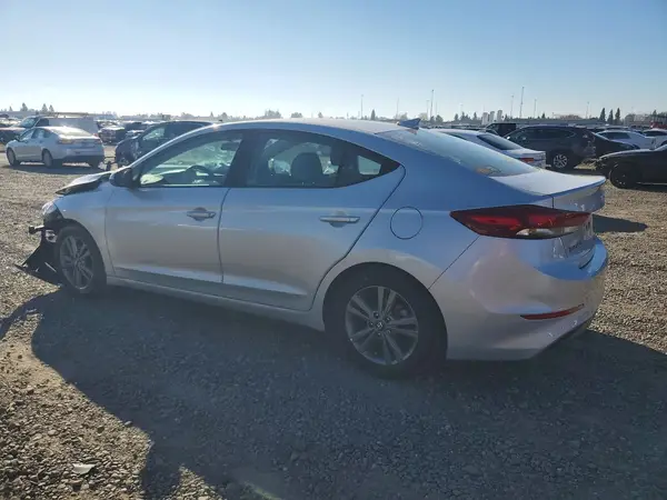 5NPD84LF3JH338935 2018 HYUNDAI ELANTRA - Image 2