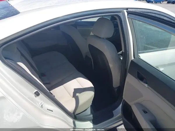 5NPD84LF3JH340054 2018 HYUNDAI ELANTRA - Image 8