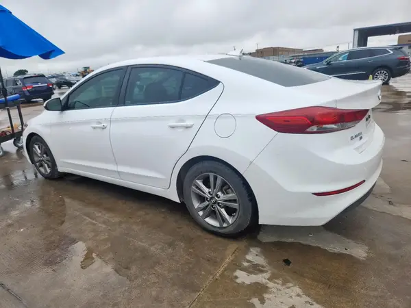 5NPD84LF3JH340605 2018 HYUNDAI ELANTRA - Image 2