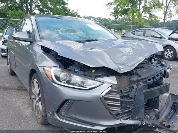 5NPD84LF3JH351068 2018 HYUNDAI ELANTRA - Image 1