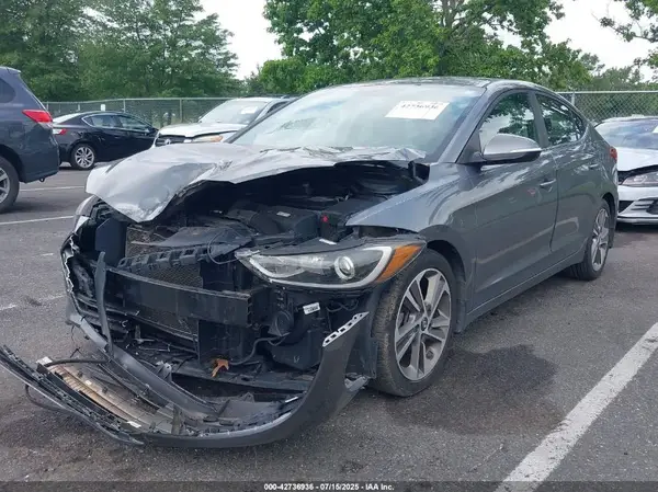 5NPD84LF3JH351068 2018 HYUNDAI ELANTRA - Image 2