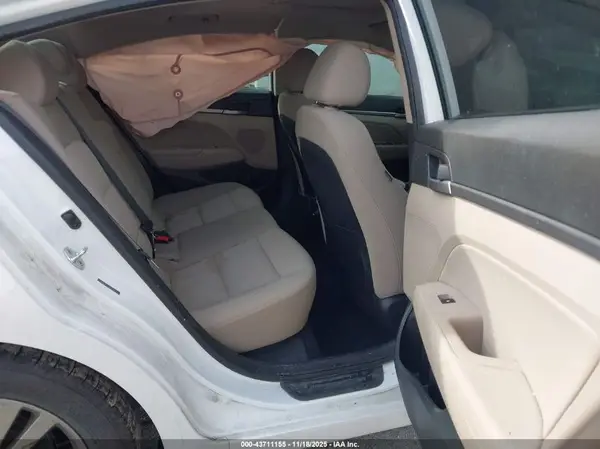 5NPD84LF3JH360062 2018 HYUNDAI ELANTRA - Image 8