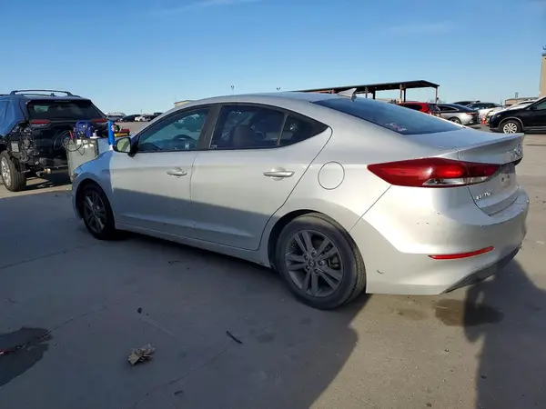 5NPD84LF3JH360899 2018 HYUNDAI ELANTRA - Image 2