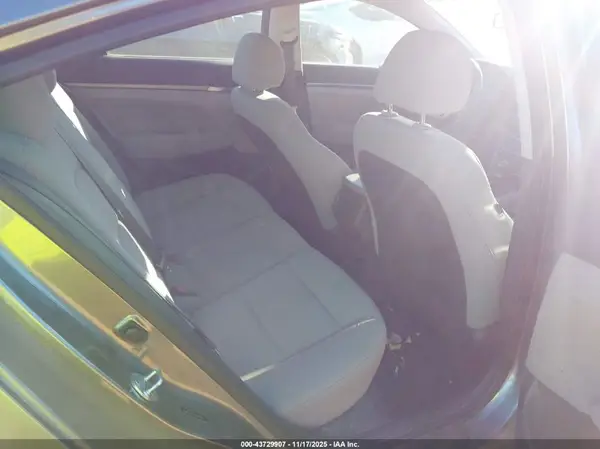 5NPD84LF3JH361860 2018 HYUNDAI ELANTRA - Image 8
