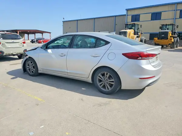 5NPD84LF3JH364130 2018 HYUNDAI ELANTRA - Image 2