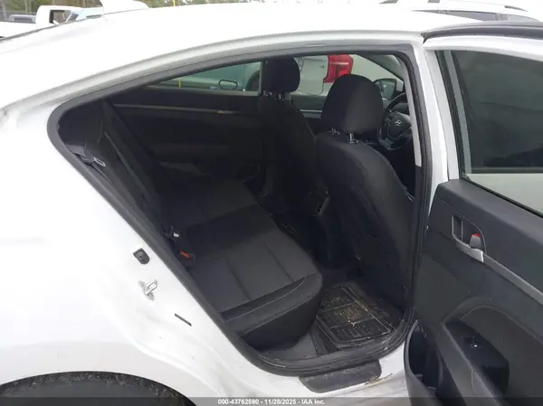 5NPD84LF3JH366380 2018 HYUNDAI ELANTRA - Image 8