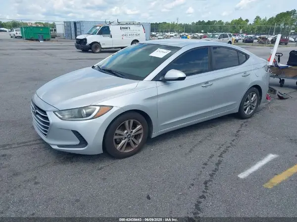 5NPD84LF3JH366587 2018 HYUNDAI ELANTRA - Image 2