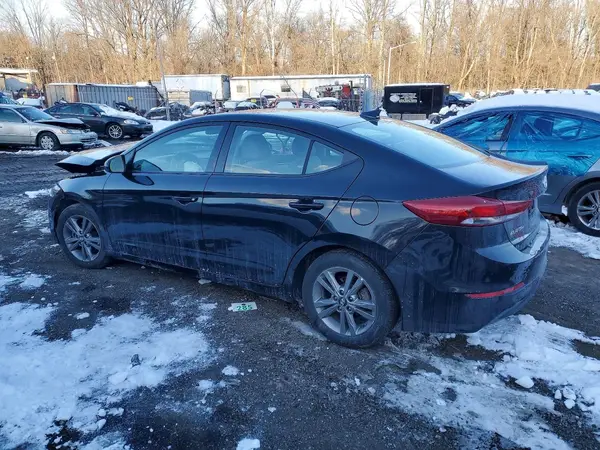 5NPD84LF3JH369540 2018 HYUNDAI ELANTRA - Image 2