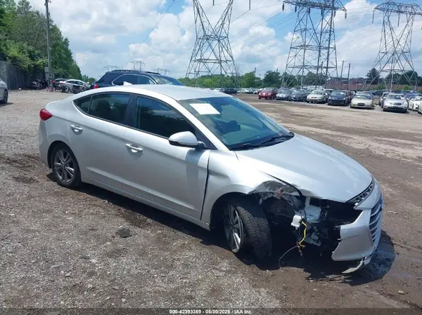 5NPD84LF3JH374205 2018 HYUNDAI ELANTRA - Image 1