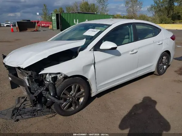 5NPD84LF3JH379470 2018 HYUNDAI ELANTRA - Image 2