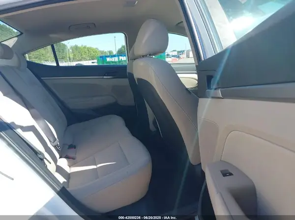 5NPD84LF3JH384958 2018 HYUNDAI ELANTRA - Image 8