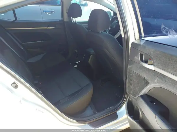 5NPD84LF3JH385768 2018 HYUNDAI ELANTRA - Image 8